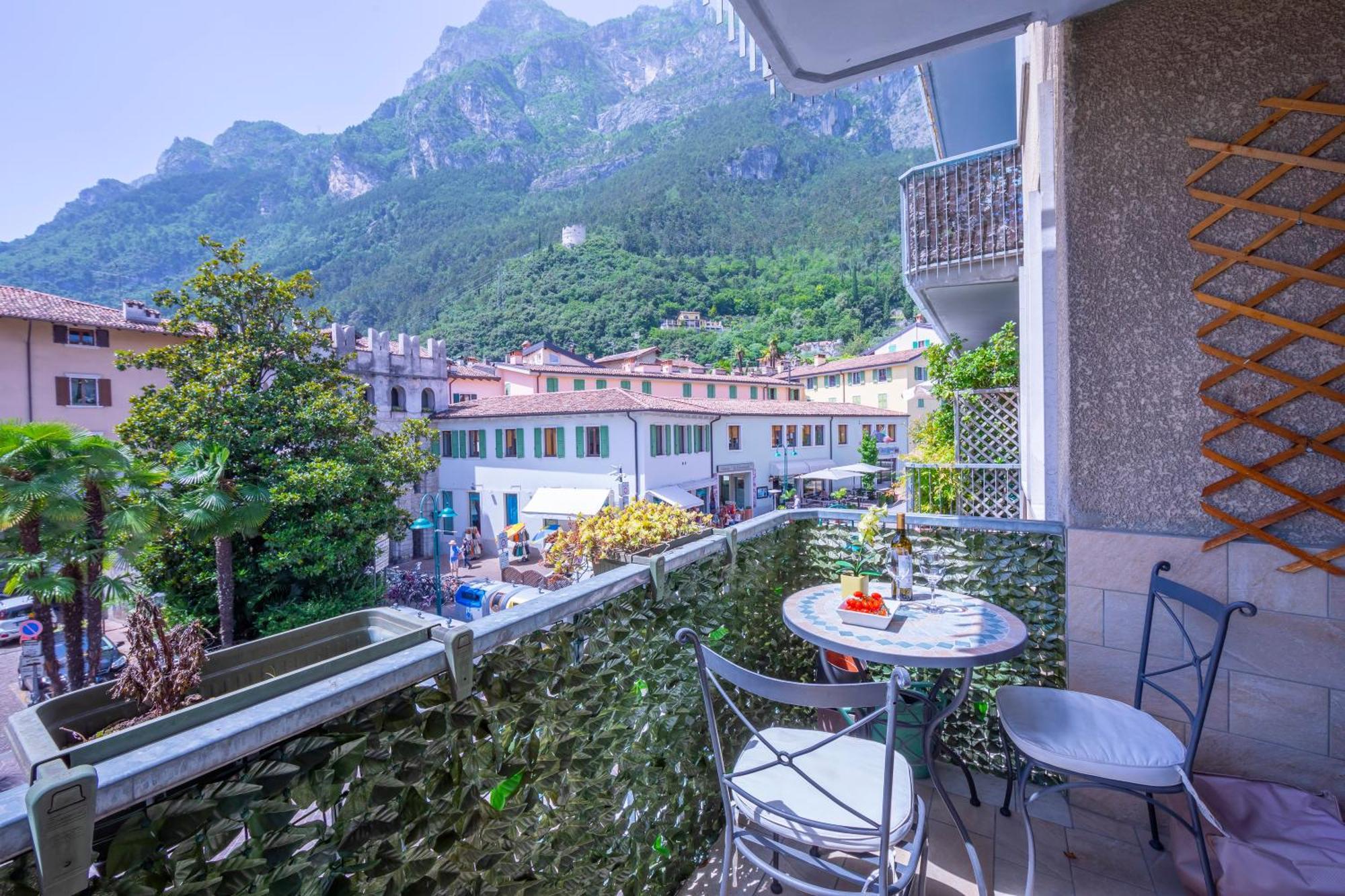 Riva Dante Apartment Riva del Garda Exterior foto
